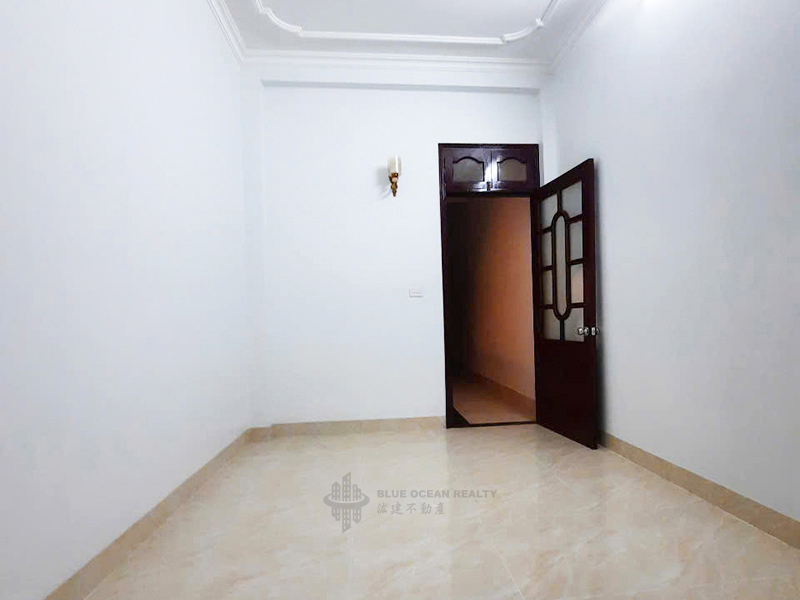 Chính chủ bán nhà 4 tầng mặt phố Tô Vĩnh Diễn mới xây xong