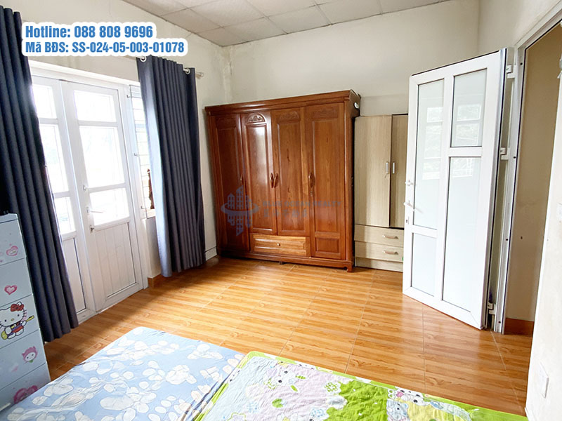 Nhà 2 tầng Lạc Long Quân cần bán giá tốt - gần Hồ Tây