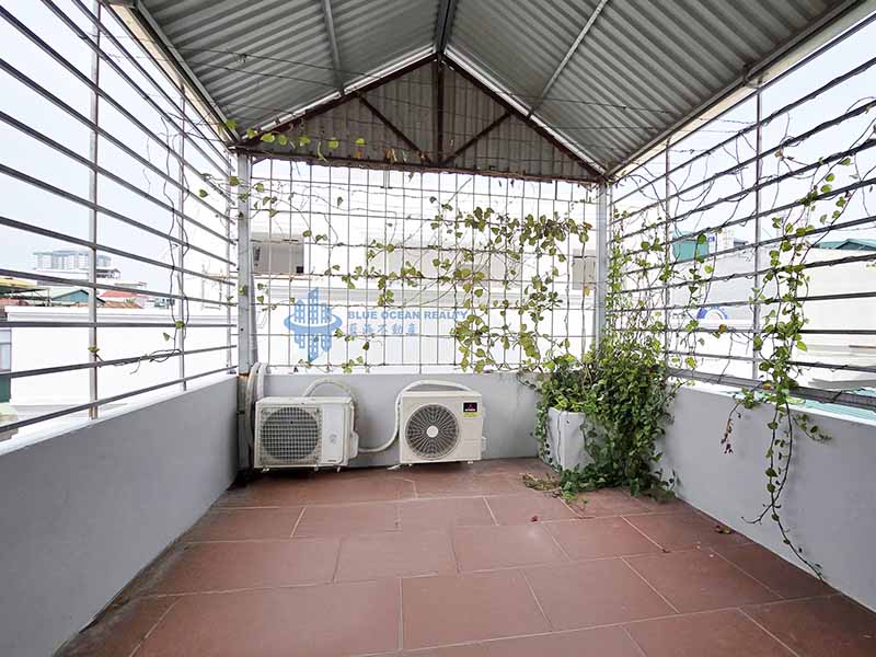 Nhà 4 tầng 1 tum bán ở phố Vương Thừa Vũ, 4 phòng ngủ, 3wc